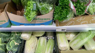 Европейцы давно его выбросили в мусор, а россияне до сих пор едят: этот вкусный овощ очень быстро убьет ваши органы