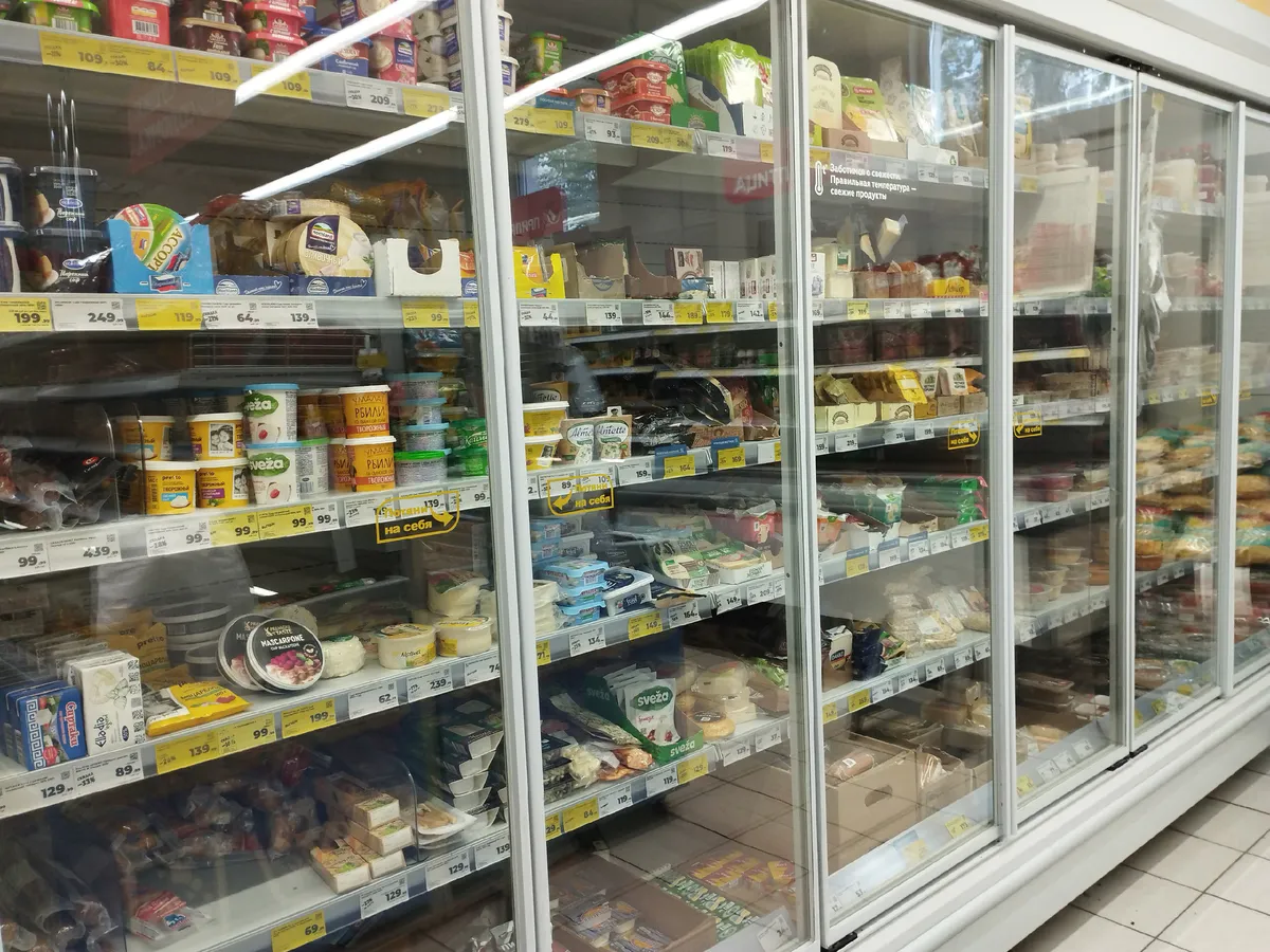 Знали ещё наши бабушки: этот продукт из холодильника спасёт от похмелья