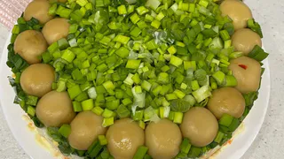 Как приготовить простой и очень вкусный салат «Счастье» на новогодний стол: поразите близких и любимых людей потрясающим вкусом