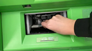 Жительница Кунашака, пытаясь заработать в социальных сетях потеряла почти 400 тысяч рублей