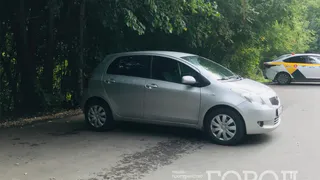 Рязанцы недовольны машинами, припаркованными на газоне возле стадиона