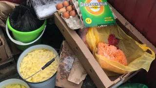 В одной из школ Чувашии продукты для питания детей хранили рядом с отходами