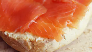 Солите красную рыбу - не совершайте эту ошибку. Правильный способ засолить форель