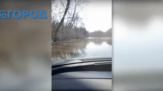 Помните затопленную машину? Автор видео рассказал, как все было