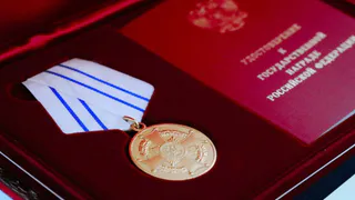 Троих жителей Владимирской области отметили государственными наградами за заслуги