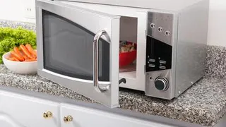 Быстро чистим микроволновку