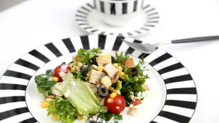 Куриная грудка и апельсин: подаём на стол сочный салат — станет фаворитом на вашем столе