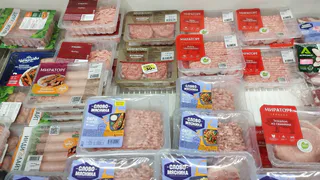 "Напичканы водой и антибиотиками": Роскачество назвало худшего производителя филе цыпленка. Не вздумайте брать