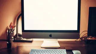 Чем можно протирать экран телевизора, ноутбука и монитора