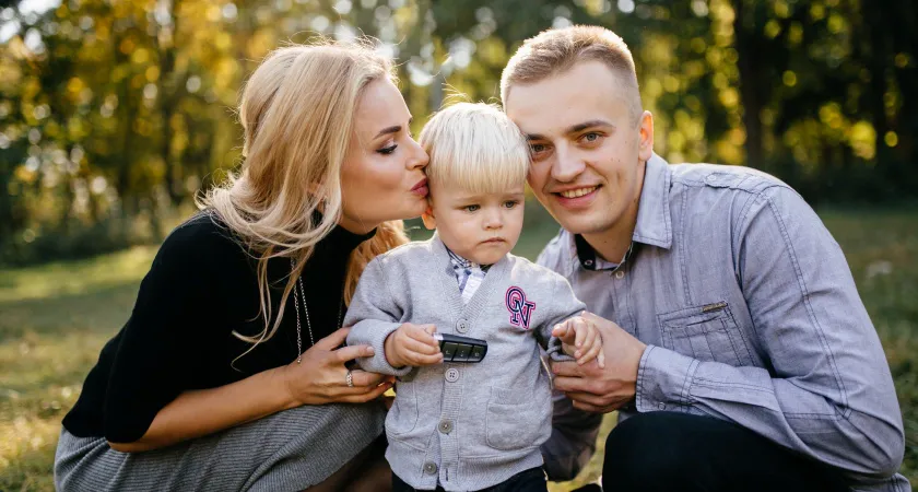 Генетическую лотерею раскрыли: ученые выяснили, кто из родителей передает свой интеллект ребенку