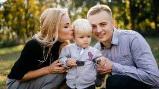 Генетическую лотерею раскрыли: ученые выяснили, кто из родителей передает свой интеллект ребенку