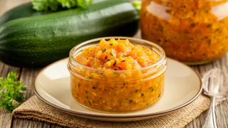 Нашла рецепт икры кабачковой: точь-в-точь как продавалась в советских магазинах - в прошлую зиму нам 20 банок не хватило