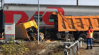 В Татарстане поезд протаранил грузовик на железнодорожном переезде
