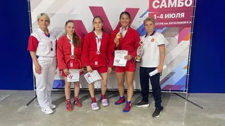 Челябинские самбистки триумфируют на Универсиаде в Уфе: получены призовые места