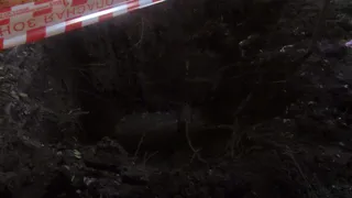 На улице Крупской мужчина упал в 4-х метровую яму