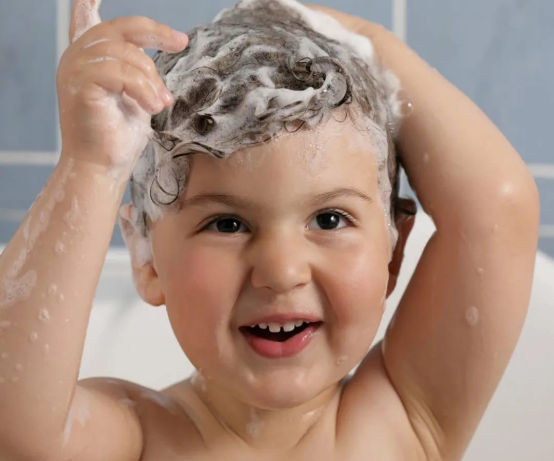 Как правильно мыть голову ребенку?