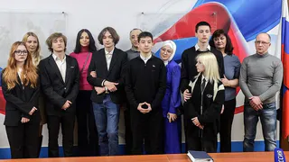 Школьники, эвакуировавшие людей из Crocus City Hall, получили награды в Государственной Думе