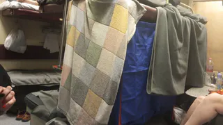 Россиянка выкупила целое купе в поезде РЖД за 50 000 рублей: что ей говорили попутчики — райское путешествие стало худшим "адом"