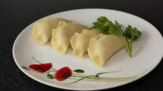 Перемолотые рога и копыта в тесте, мяса нет: Роскачество назвало худшие марки пельменей. Не покупайте даже по скидке