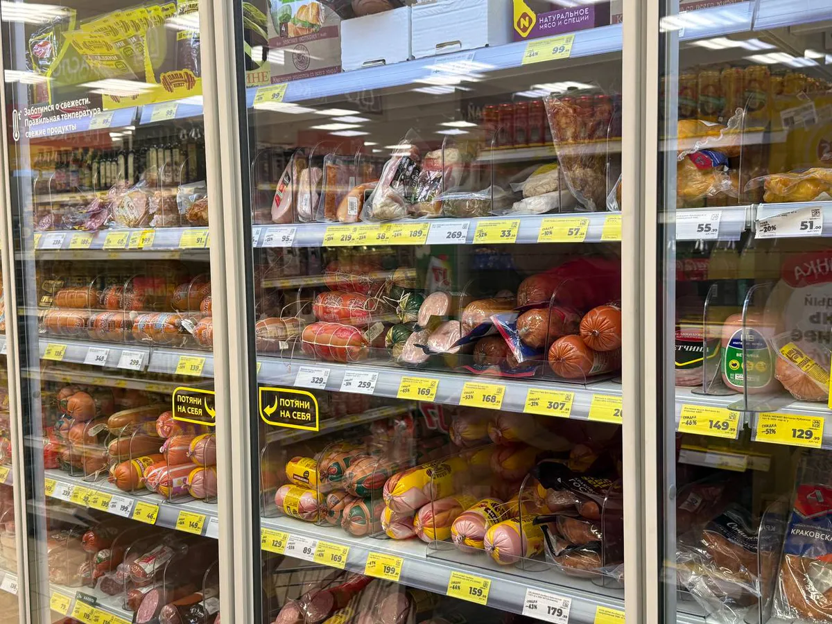 Эта дешёвая колбаса опасна для печени. 3 признака на этикетке, которые выдадут некачественный продукт с первого взгляда