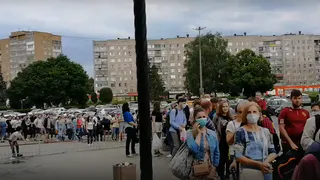 На десятки метров: у вокзала “Рязань-2” скопилась огромная очередь