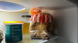 Почему нельзя хранить хлеб в холодильнике: ошибка, которую делают почти все