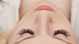 В салоне красоты "Арианна" новые цены: наращивание ресниц за 900 рублей