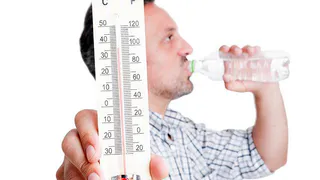 Чтоб деньги содрать? «На улице тепло, а батареи жарят как в -30°С»