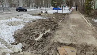 Житель Дятьково просит местную Администрацию города обратить внимание на тротуары