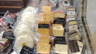 В Магнитогорске задержали женщину, укравшую из магазина сыр и кофе на 3,5 тысячи рублей