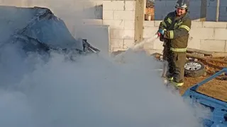 Рядом с карабановским кладбищем пожар полностью уничтожил автомобиль