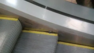 В одном из торговых центров Набережных Челнов ногу ребенка затянуло в эскалатор