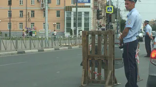 На Победе снова провалился асфальт 