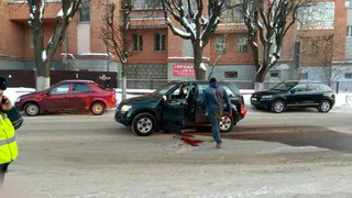 На улице Маяковского взорвался автомобиль - в салоне находилась девушка
