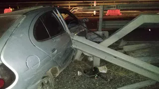 На трассе М5 «Урал» водитель «Рено» врезался в отбойник. Погиб 1 человек