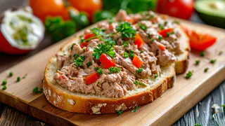 2 продукта пропускаю через блендер – на выходе бомбическая "Португальская" намазка: готовится быстрее, чем чайник закипит