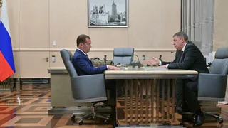 Дмитрий Медведев решил поддержать Александра Богомаза миллиардом