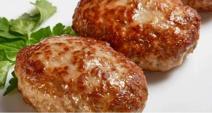Только этот ингредиент, и котлеты становятся вкусными и сочными: есть на каждой кухне