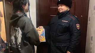 Полицейские Магнитогорска поздравили подростков из группы риска с праздниками