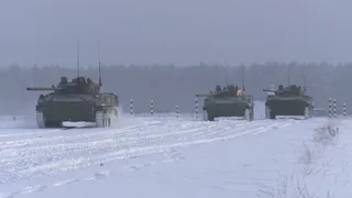 Рязанцев удивила колонна бронетехники в городе