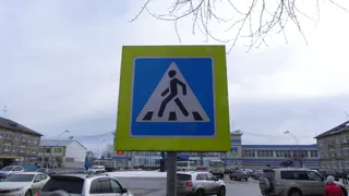 На остановке общественного транспорта «Химволокно» поставили пешеходный переход