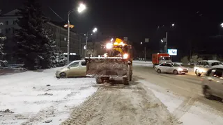 Владимирцев призывают не мешать работе снегоуборочной техники, паркуя автомобили на обочинах