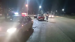 Пьяный на дороге: в Нижнекамске водитель в нетрезвом состоянии протаранил несколько машин (5 фото)