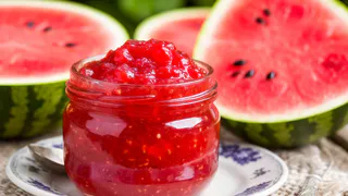 Варенье-пятиминутка из арбуза: идеальный вариант закатки на зиму — долго варить не придётся