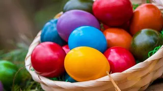 Названо, в какие цвета нельзя красить яйца на Пасху