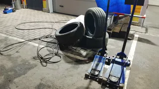 Чем дешевые шины за 5000 рублей, отличаются от дорогих за 15000 рублей: стоит ли переплачивать - честный ответ