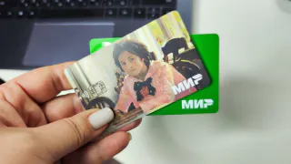 Все, кто оставляет деньги на банковской карте, могут столкнуться с неприятной неожиданностью - подробности от Сбербанка 