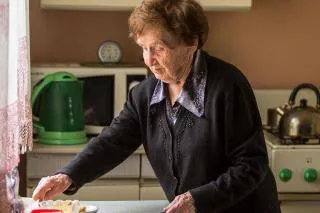 «Платить за ЖКХ больше не придется». Новая льгота вводится для всех пенсионеров с 18 мая