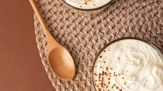 Нежнейший заварной крем для десертов: легкий рецепт к 8 Марта