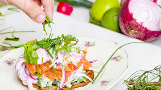 Эксперты назвали самый полезный завтрак: не яйца, не овсянка и в 2 раза полезнее, чем овощи — готовлю и в свои 50 чувствую себя на 20